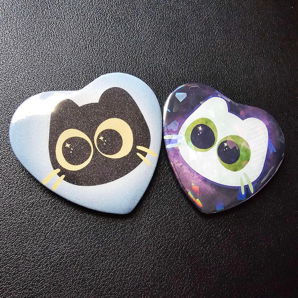 01-2024 Blobby Cat Heart Buttons